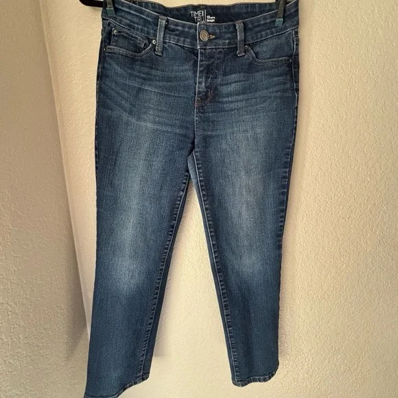Time and Tru Women's Straight-Leg Jeans, Size 10P. - Picture 3 of 5